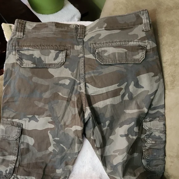 NWT Wrangler Camouflage Cargo Pants-Size 33x30 - Picture 5 of 5